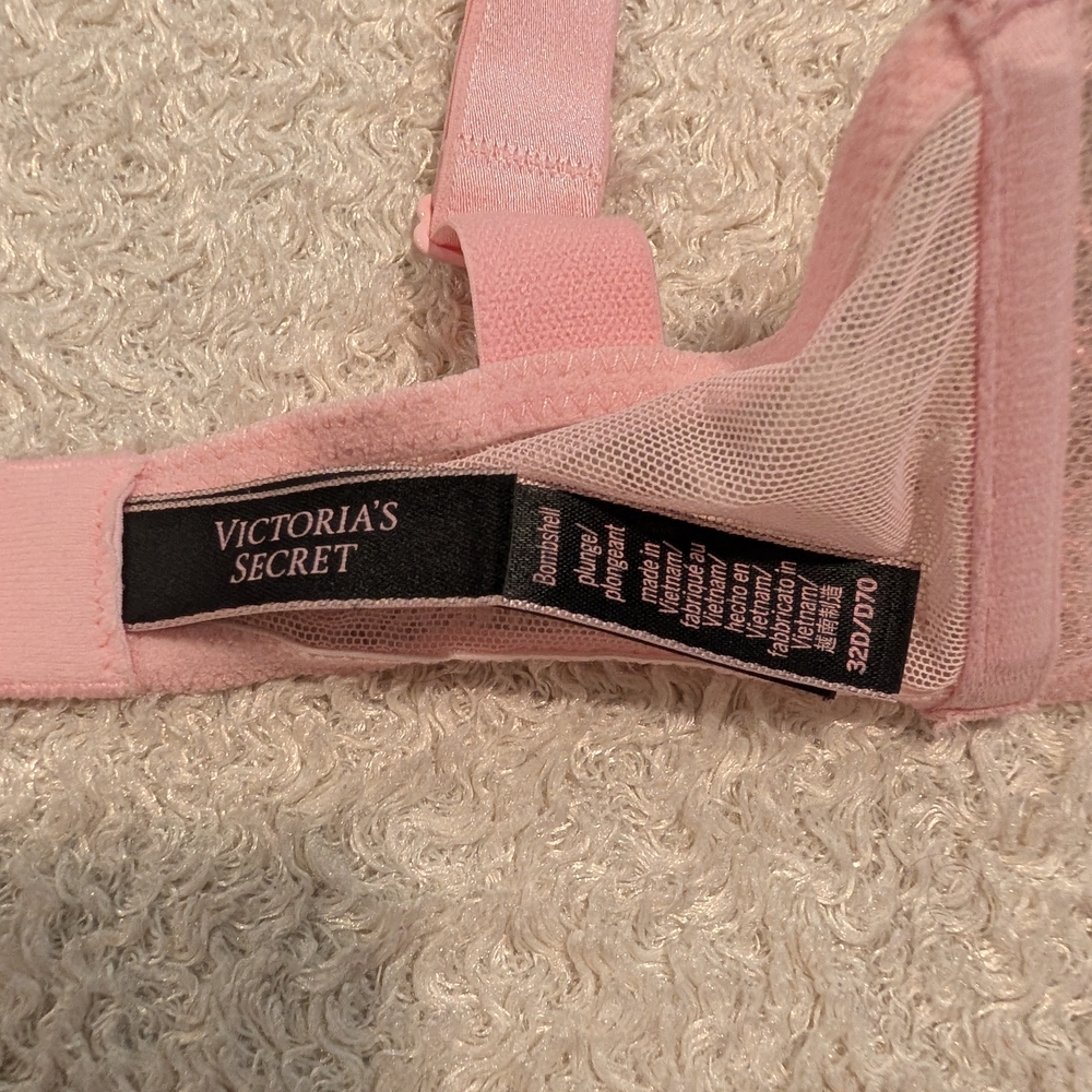 Victoria's Secret Bombshell Plunge Shine Strap Plunge Push Up Bra Eyelash 32D - Picture 8 of 11